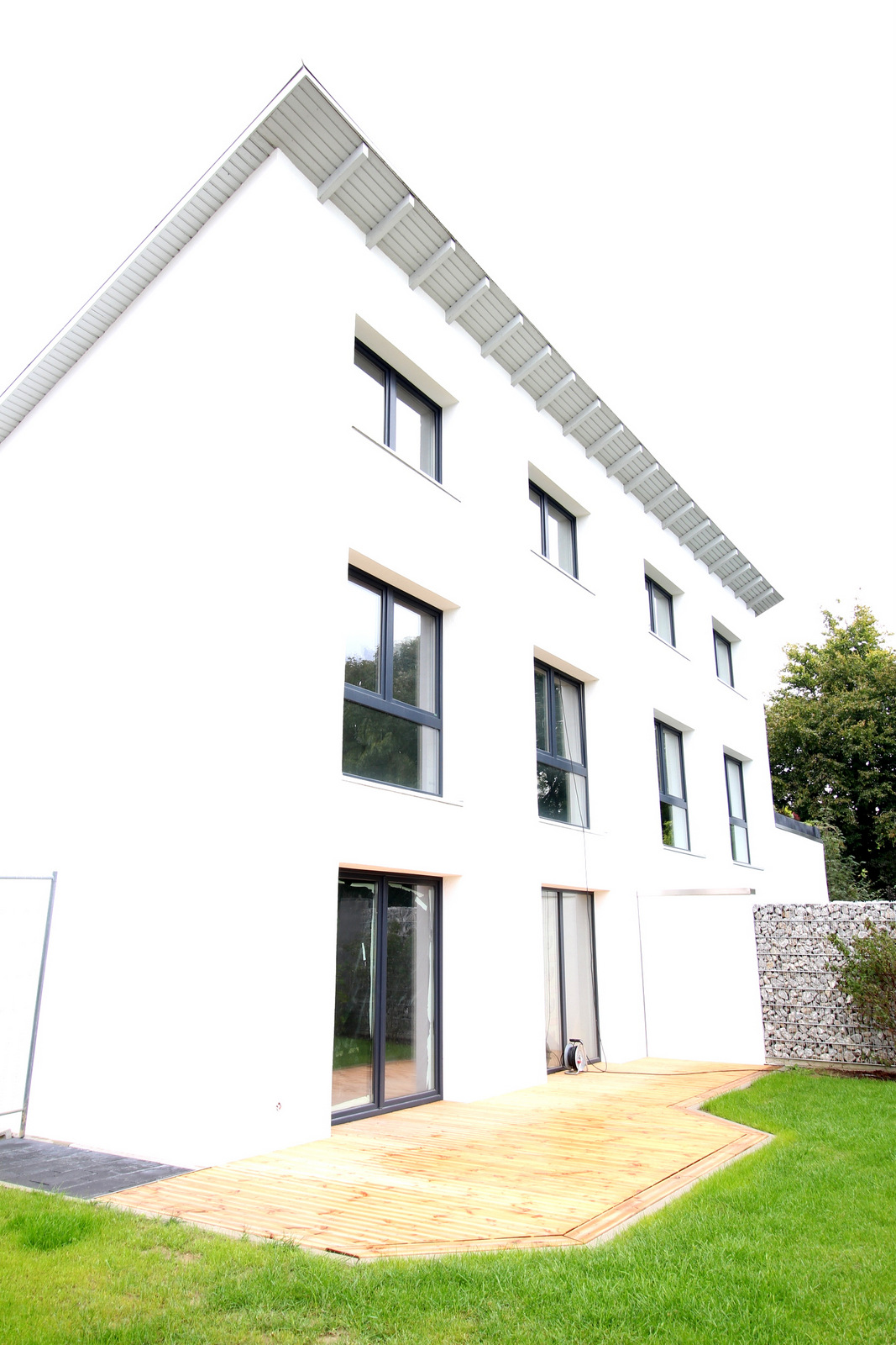 VERKAUFT: Moderne Neubau-Doppelhaushälfte in Göxe als fertiggestellter Rohbau mit angelegtem Grundstück